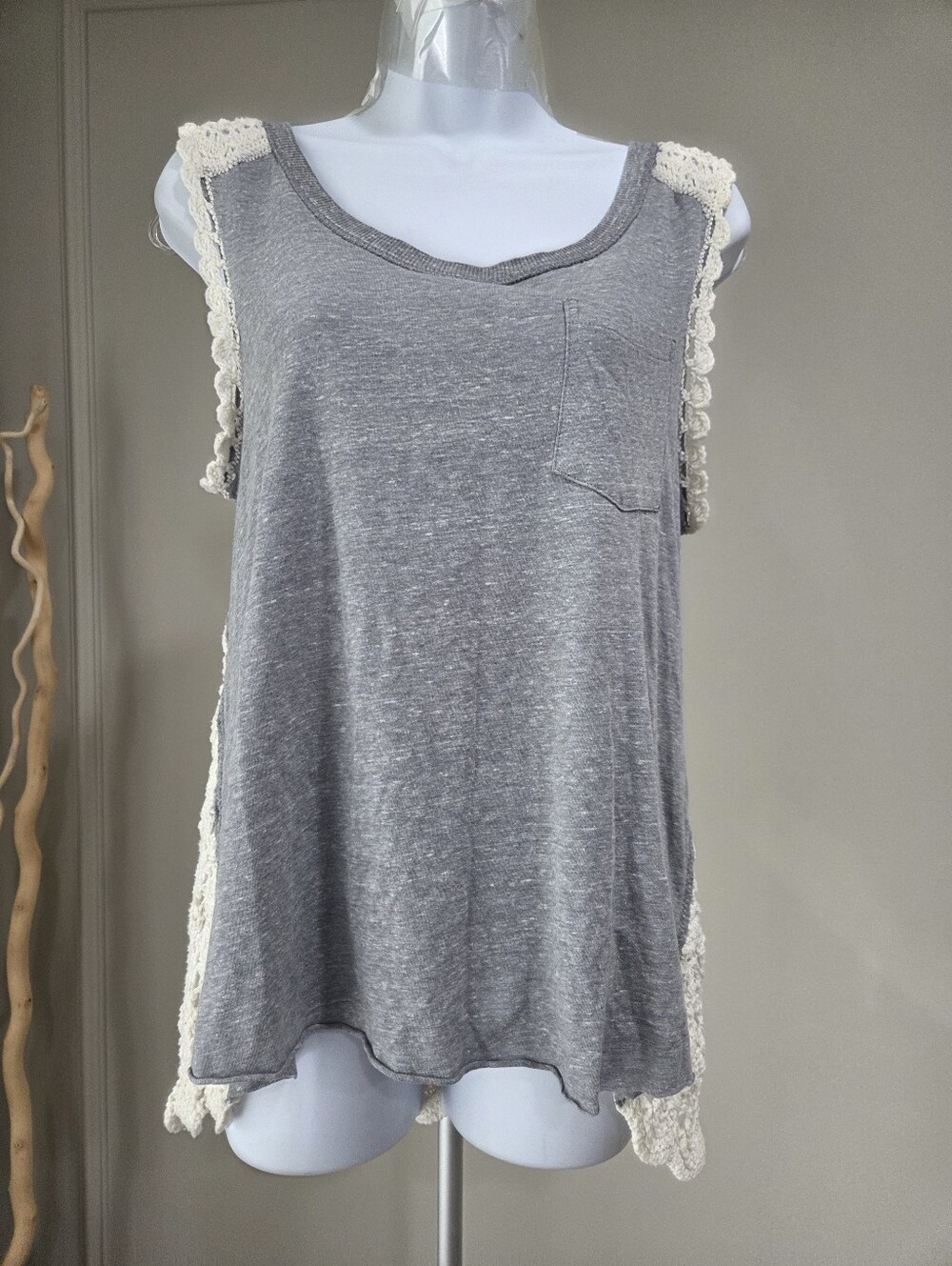 We The Free Heather Gray Tank with Cream Crochet Trim Sz.S/P